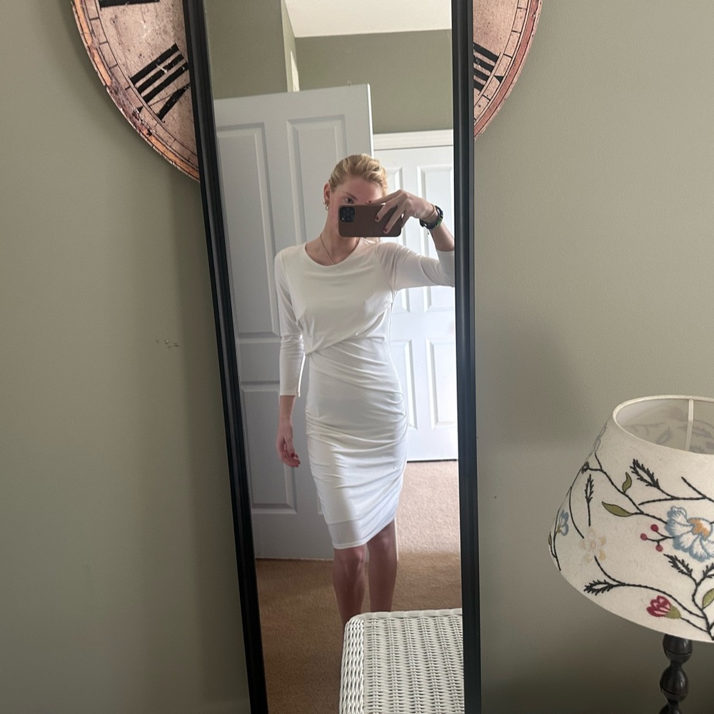 Velvet by Graham and Spencer Dress⭐️